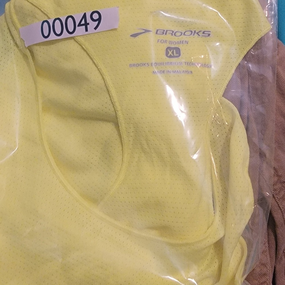 Brooks Womens XL Neon Yellow Equilibrium Technology Running Tank Top 220541 - Picture 10 of 10